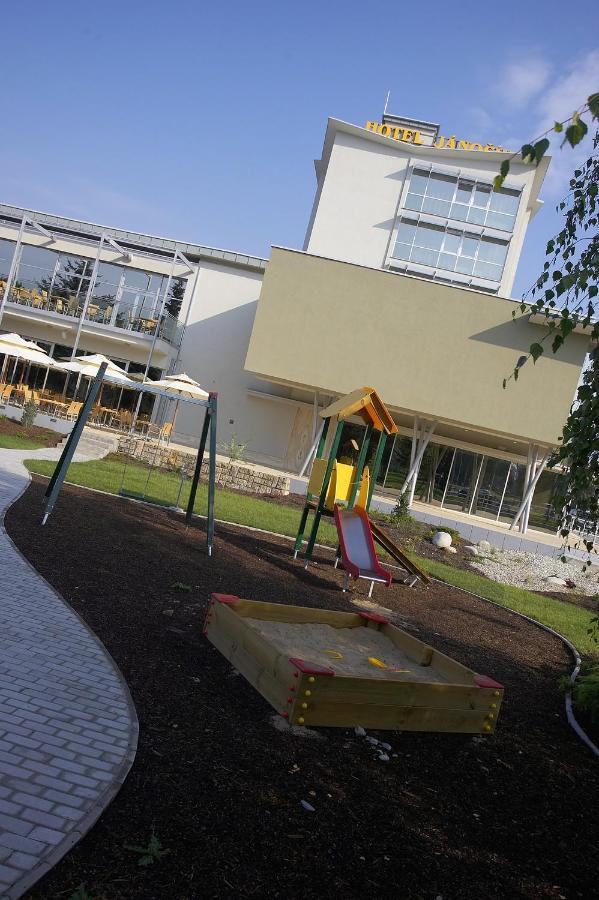 Hotel Janosik Liptovský Mikuláš Exterior foto
